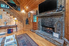 Mountain Getaway With Hot Tub & Game Room 4 Bedroom Cabin