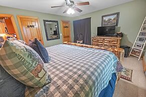 Mountain Getaway With Hot Tub & Game Room 4 Bedroom Cabin
