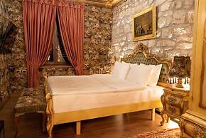 Castle Boutique Hotel