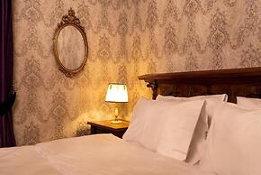 Castle Boutique Hotel