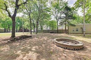 5 Blocks to Beach Access: Sanders Island Getaway!