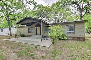 5 Blocks to Beach Access: Sanders Island Getaway!