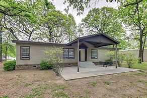 5 Blocks to Beach Access: Sanders Island Getaway!