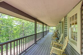 5 Mi to Dtwn Asheville: Tranquil Cabin Retreat!