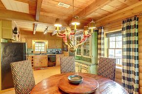 5 Mi to Dtwn Asheville: Tranquil Cabin Retreat!