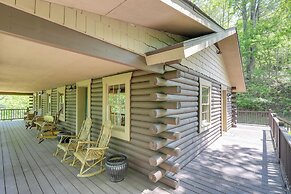 5 Mi to Dtwn Asheville: Tranquil Cabin Retreat!