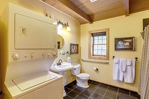 5 Mi to Dtwn Asheville: Tranquil Cabin Retreat!