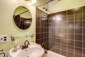 5 Mi to Dtwn Asheville: Tranquil Cabin Retreat!