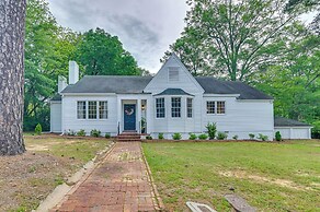 1 Mi to Miss State: Wremy Cottage w/ Deck & Yard
