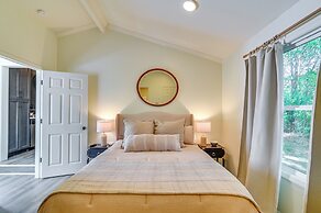 1 Mi to Miss State: Wremy Cottage w/ Deck & Yard