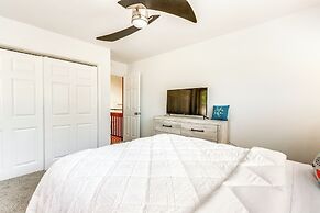 Swim & Boat Docks: Lakefront Gem in Bella Vista!