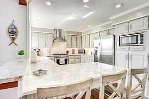 Swim & Boat Docks: Lakefront Gem in Bella Vista!