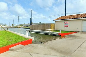 Fish & Swim: Waterfront Rockport Condo w/ Views!