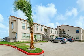 Fish & Swim: Waterfront Rockport Condo w/ Views!