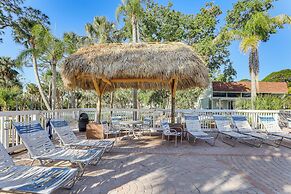 3 Mi to Nokomis Beach: Resort Home in Florida