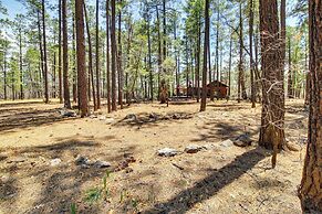 Family-friendly Hideaway Cabin in Lakeside!
