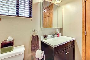 Family-friendly Hideaway Cabin in Lakeside!