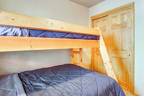 Family-friendly Hideaway Cabin in Lakeside!