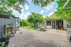 1 Mi to Dtwn Bonita Springs: Home w/ Lush Yard!