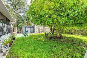 1 Mi to Dtwn Bonita Springs: Home w/ Lush Yard!