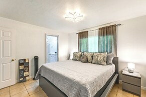 1 Mi to Dtwn Bonita Springs: Home w/ Lush Yard!