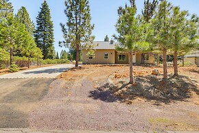 2 Mi to Lake Almanor: Home w/ Golf Course Views!