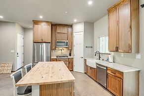 2 Mi to Lake Almanor: Home w/ Golf Course Views!