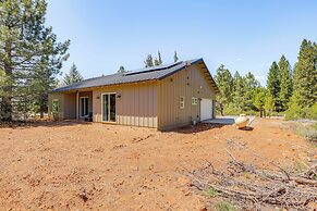 2 Mi to Lake Almanor: Home w/ Golf Course Views!