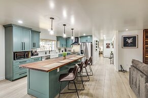 Walk to Dtwn Flagstaff: Home w/ Great Outdoor Area