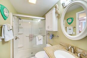 1 Mi to Ferry: Port Clinton Condo w/ Beach View!