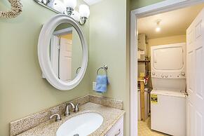 1 Mi to Ferry: Port Clinton Condo w/ Beach View!