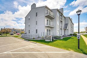 1 Mi to Ferry: Port Clinton Condo w/ Beach View!