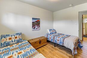 Walk to Flathead Lake: Airy Home w/ Mtn Views!