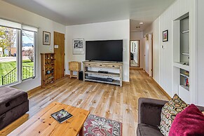 Walk to Flathead Lake: Airy Home w/ Mtn Views!