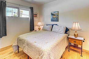 Walk to Flathead Lake: Airy Home w/ Mtn Views!