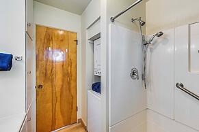 Walk to Flathead Lake: Airy Home w/ Mtn Views!