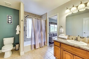 Luxury Yosemite Escape w/ Hot Tub & Game Zone!