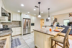 Luxury Yosemite Escape w/ Hot Tub & Game Zone!