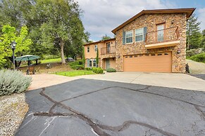 Luxury Yosemite Escape w/ Hot Tub & Game Zone!