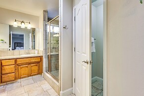 Luxury Yosemite Escape w/ Hot Tub & Game Zone!