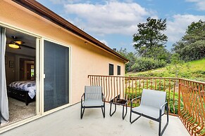 Luxury Yosemite Escape w/ Hot Tub & Game Zone!