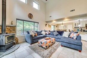 Luxury Yosemite Escape w/ Hot Tub & Game Zone!