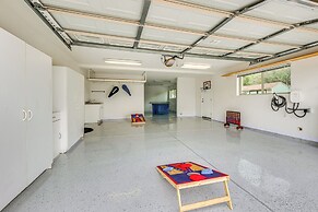 Luxury Yosemite Escape w/ Hot Tub & Game Zone!