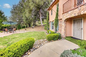 Luxury Yosemite Escape w/ Hot Tub & Game Zone!