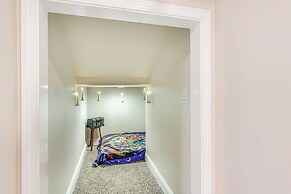 Luxury Yosemite Escape w/ Hot Tub & Game Zone!