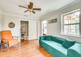 Luxury Yosemite Escape w/ Hot Tub & Game Zone!