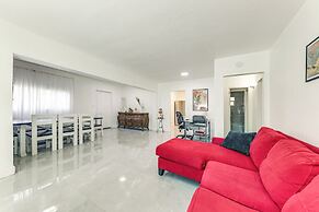 4 Mi to Ft Lauderdale Beach: Wfh-friendly Home!