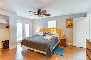 Fish, Swim & More: Lakefront Retreat in Ocklawaha!