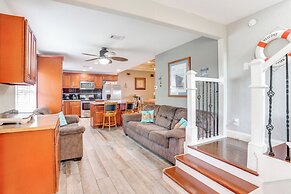 Fish, Swim & More: Lakefront Retreat in Ocklawaha!