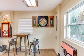 Fish, Swim & More: Lakefront Retreat in Ocklawaha!